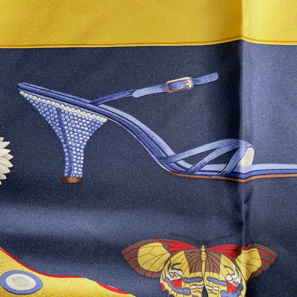 Salvatore Ferragamo Silk "Calzature" Scarf Shoe Motif - Picture 13 of 15